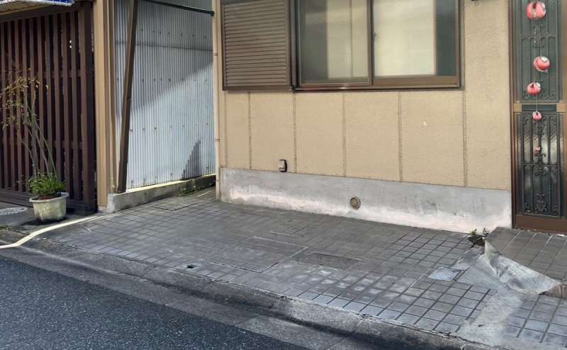観光地ならまちエリア内　軽自動車1台分　スペース貸し　キッチンカー可　飲食、物販販売　観光客がにぎわう