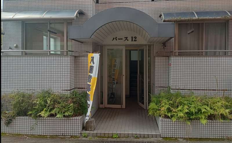 入口です、3階までお上がりください