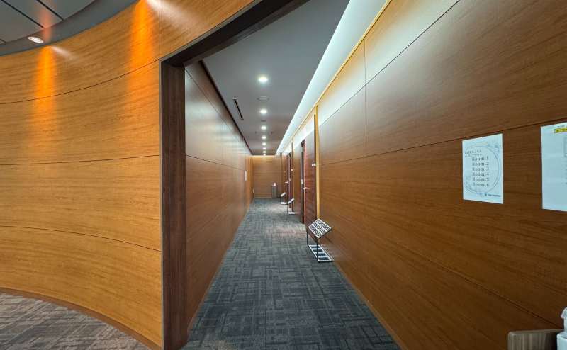 【Room.1は一番奥の通路を入った手前の会議室になります。】