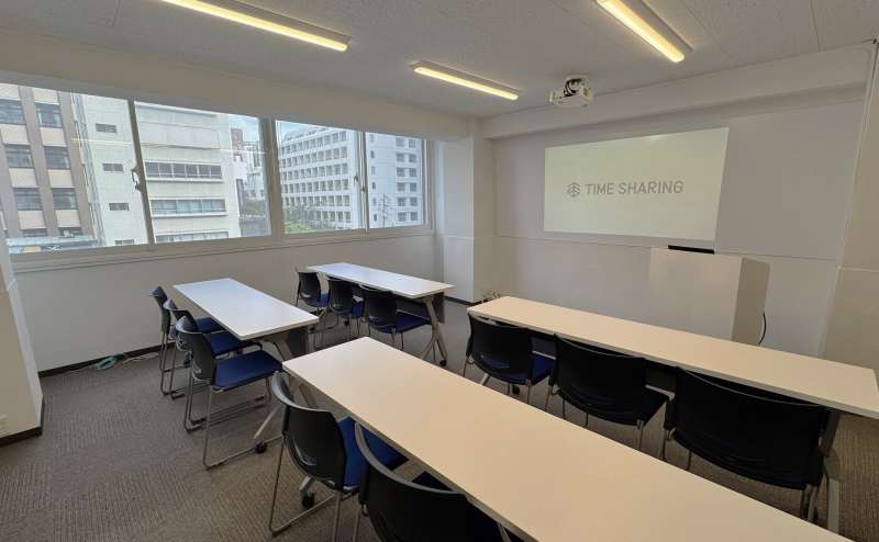 【スクール形式で12名着席可能です！】