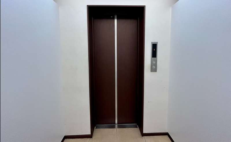 【5階エレベーターホール】 - TIME SHARING 銀座 旗ビル roomBの写真