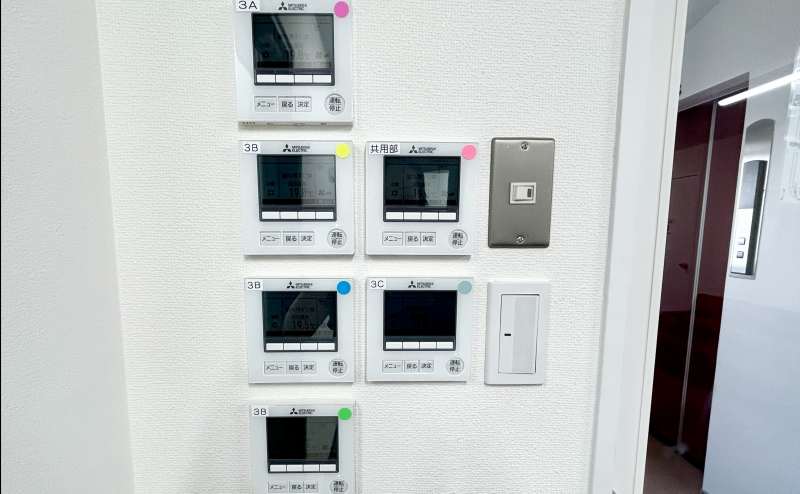 【共有部を入ってすぐの壁に空調パネルがあります。】 - TIME SHARING 横浜関内 セルテアネックス 3Aの写真