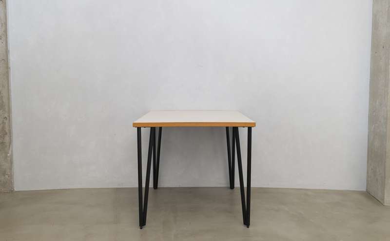 角テーブル|幅:80cm / 奥行:80cm / 高さ:72cm ×4