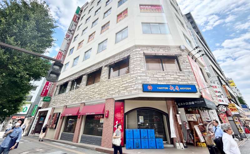 【ビル1階の焼き鳥屋さんが目印です】 - TIME SHARING 横浜関内 セルテアネックス 3Aの写真