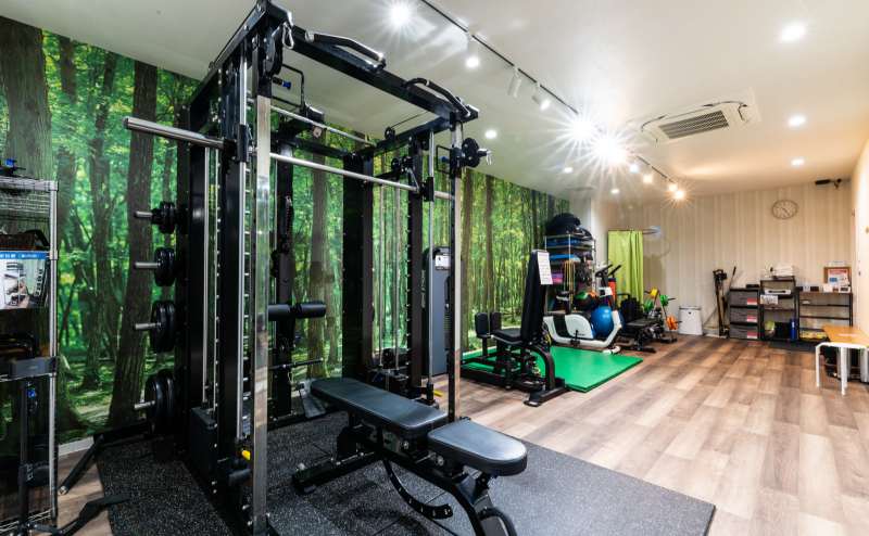 【S-GYM(エスジム)】「女性目線」名駅近!完全個室の明るい雰囲気で綺麗なプライベートジム!無料駐車場2台完備(名古屋市中村区)