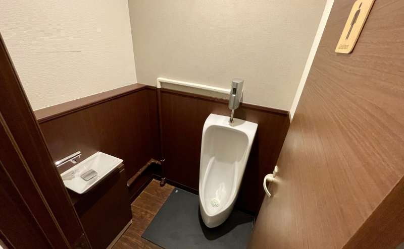 【男性トイレ(小便器×1)】 - TIME SHARING 四谷8Aの写真