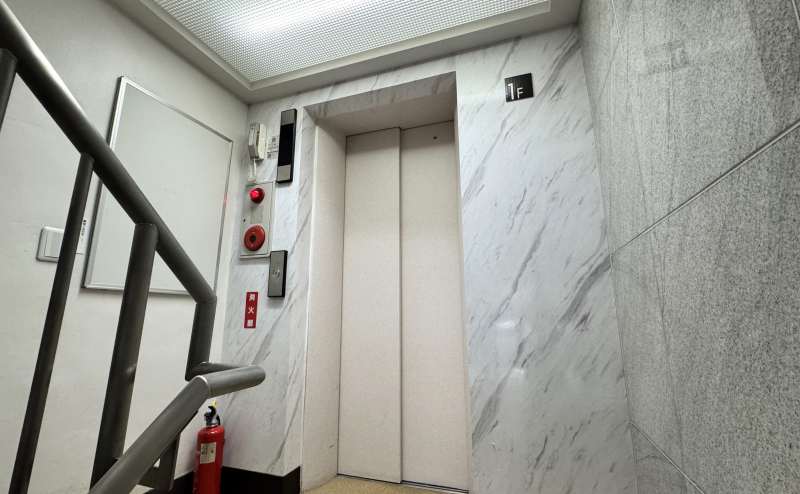 【1階エレベーターホール】