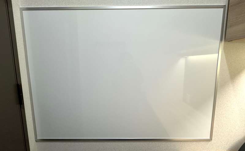 【壁面にはホワイトボードが設置されています♪】 - エキスパートオフィス大宮 311の写真