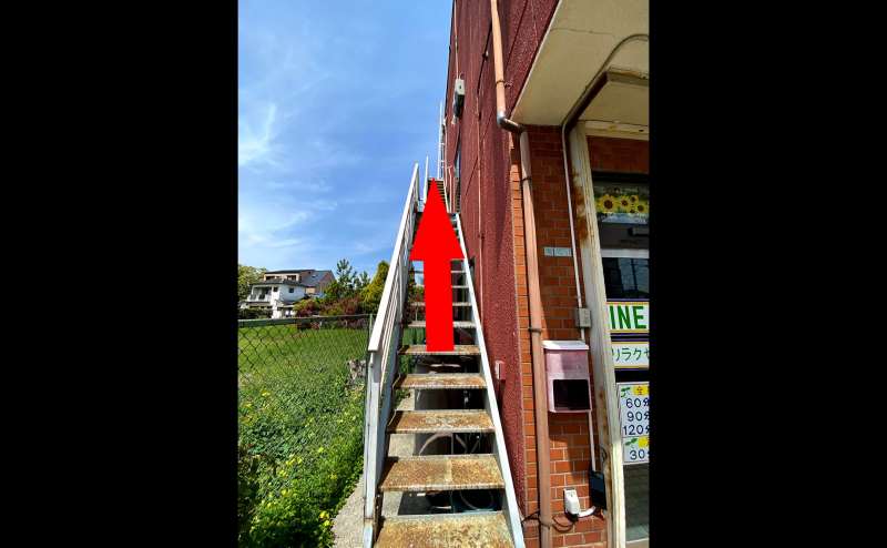 【尾崎駅3分?】LEDライト完備?30㎡?4人並びで広々?完全個室！ダンスの自主練習に最適 大型鏡4枚のアクセス10