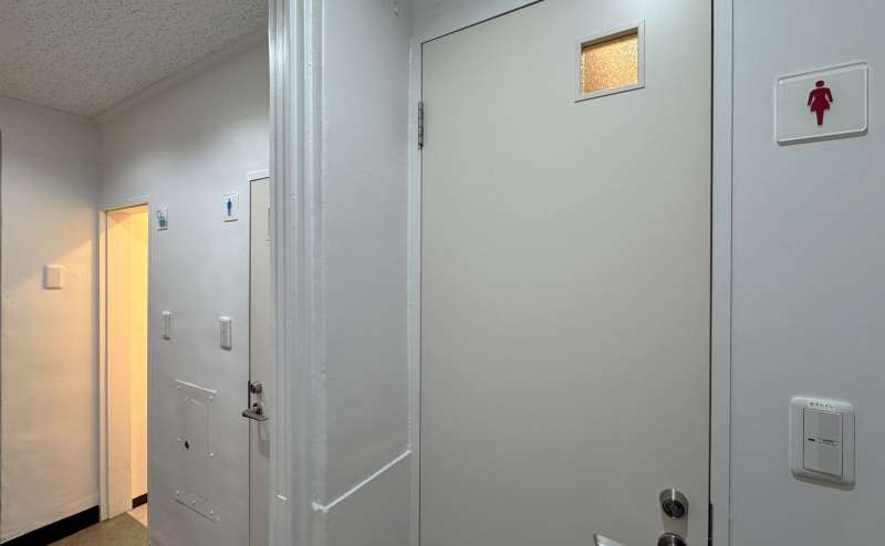 【共用部：女子トイレ】