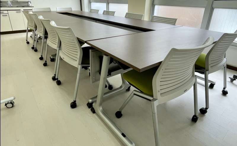 【202号室の椅子はキャスター付きなので使いやすいです♪】 - TIME SHARING 秋葉原 和泉ビル202の写真