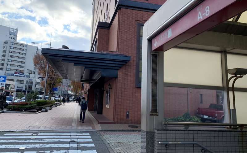 【お気軽会議室 金沢安江町 103号室】金沢駅徒歩８分、24時間・35名可の貸会議室、WiFi、プロジェクター＆100インチスクリーン、サテライトオフィス・教室・ボードゲーム等に使えるレンタルスペースのアクセス1