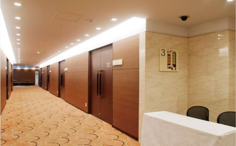 ホテル内ホールをサービス料なしでご利用いただけます
