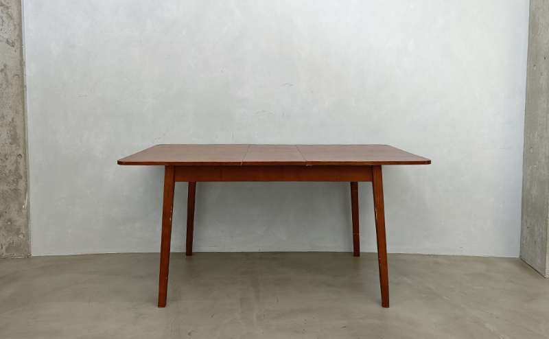 木製伸縮テーブル(展開時)|幅:150cm / 奥行:80cm / 高さ:72cm ×1