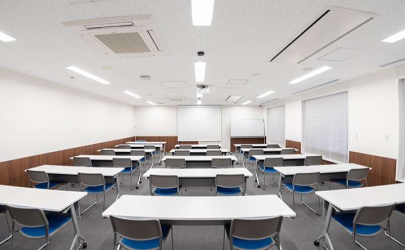 【心斎橋】中会議室B-2 駅近会議室 基本36名収容 地下鉄長堀橋駅真上 心斎橋駅徒歩7分 Wi-Fi無料/会議 Web会議 新人研修 セミナー等に/JEC日本研修センター心斎橋